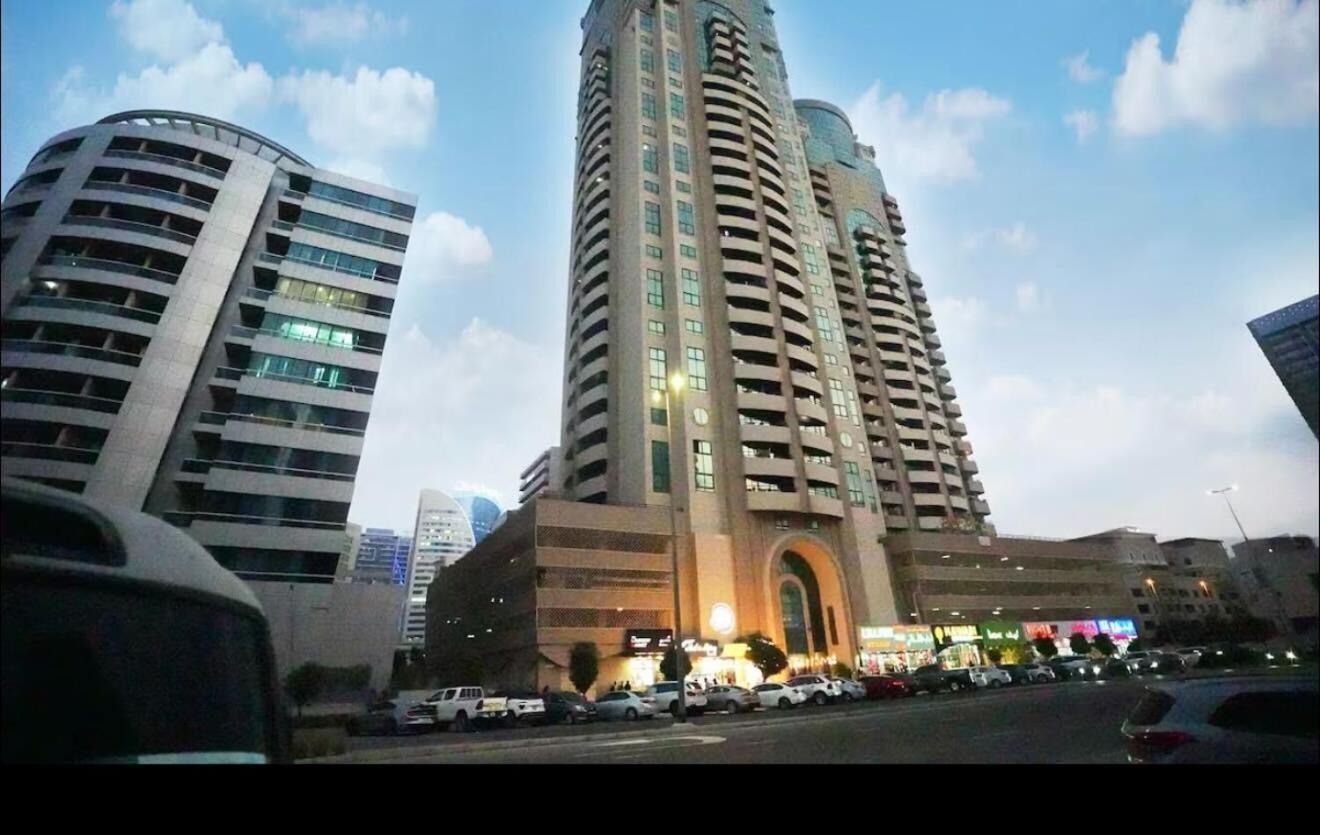 Center Point Partition In Tecom * Dubai