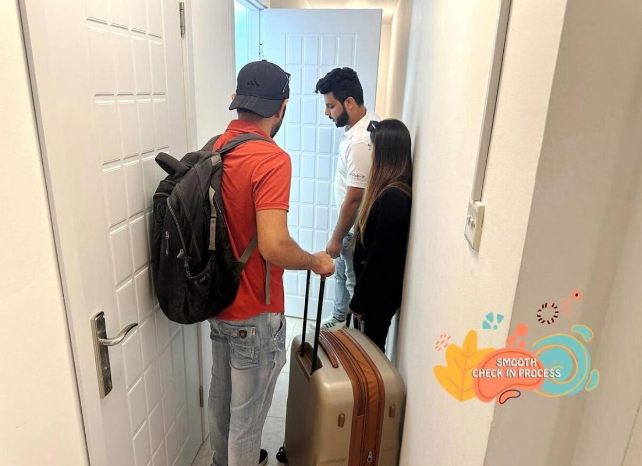 Center Point Partition In Tecom Homestay Dubai