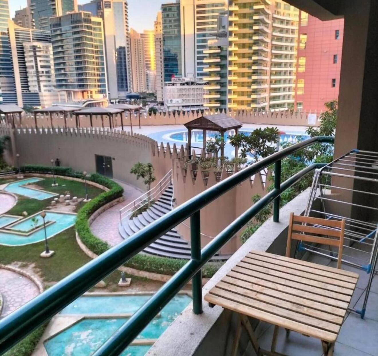 Center Point Partition In Tecom Dubai