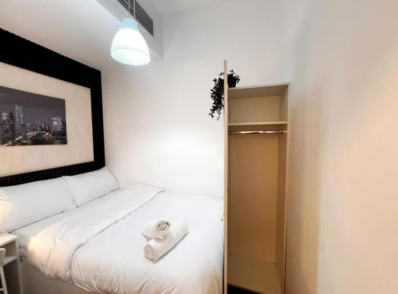 Homestay Center Point Partition In Tecom Dubai