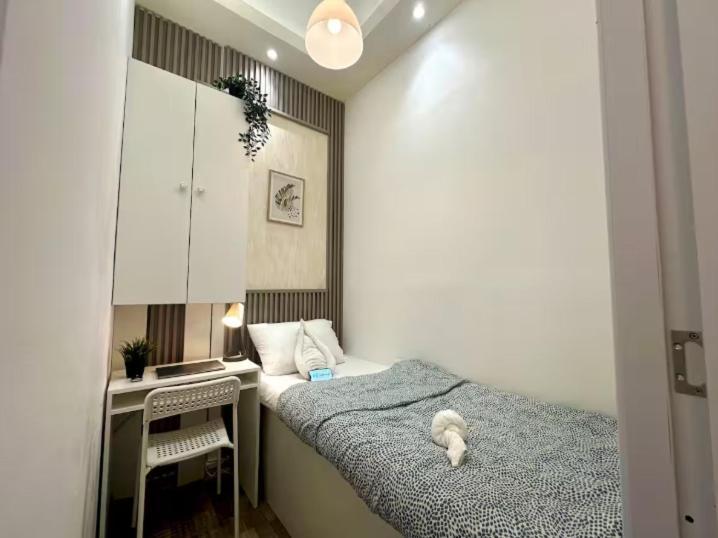 Elegance Partition In Tecom Near Icm Metro Homestay Dubai