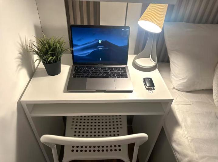 Elegance Partition In Tecom Near Icm Metro * Dubai