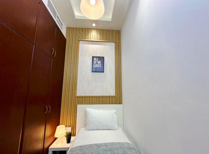 Destination Partition In Tecom Near Metro Homestay *