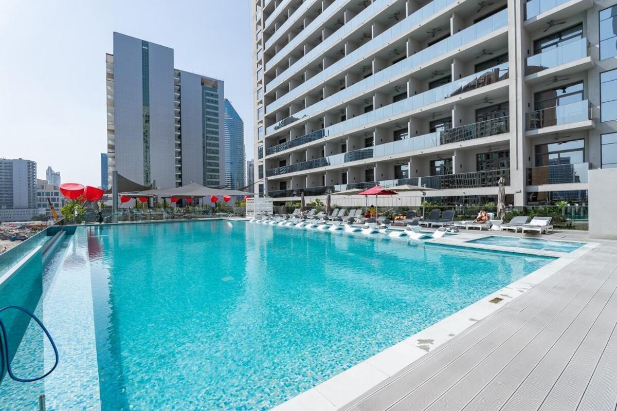 Apartment Vogue Mag318 Downtown - Pool View And Walkable To Burj Khalifa And The Mall *