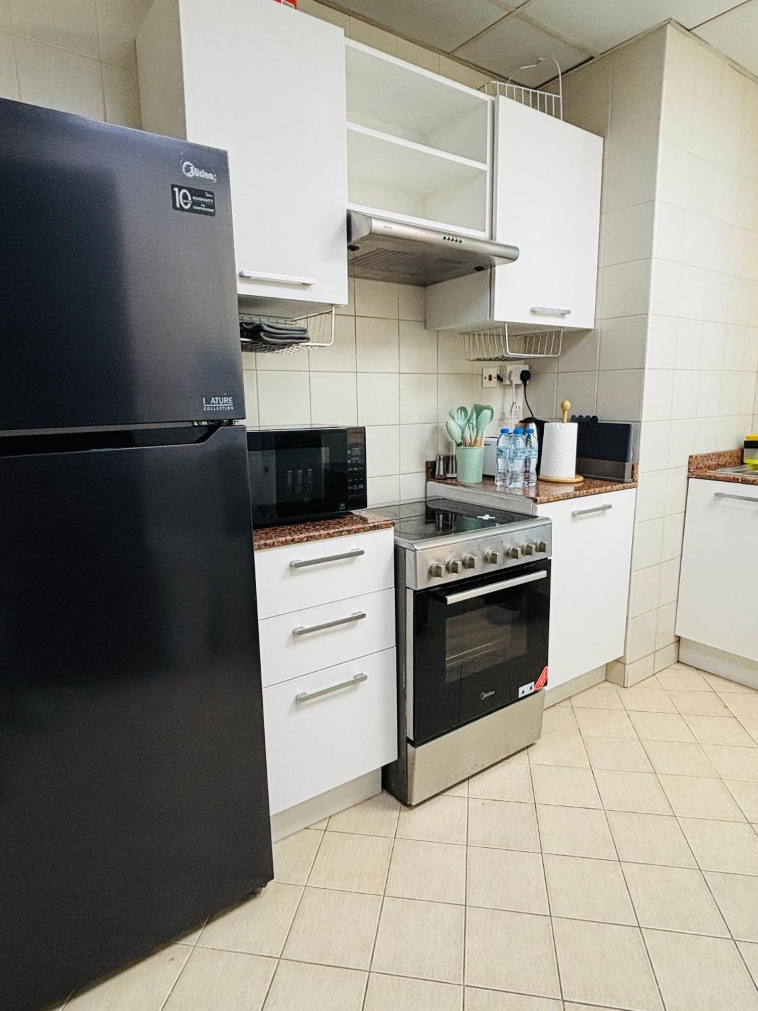 Luxury One Bedroom In Marina Apartment *