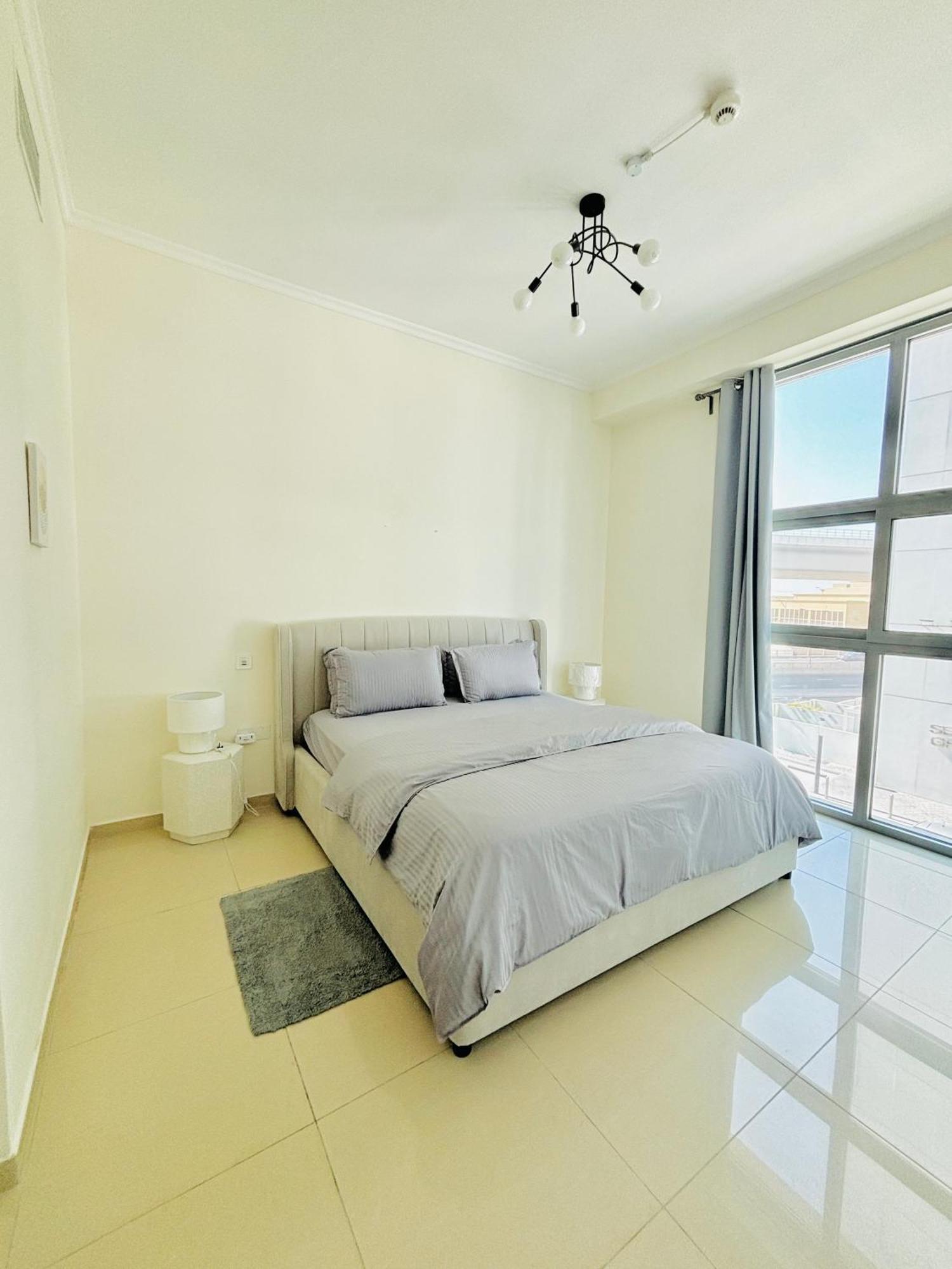 Apartment Luxury One Bedroom In Marina Dubai