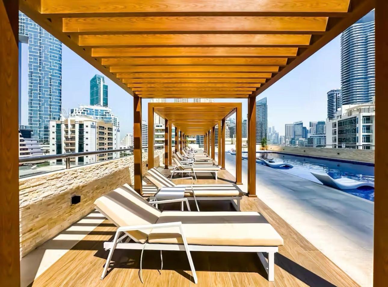 Luxury One Bedroom In Marina Dubai