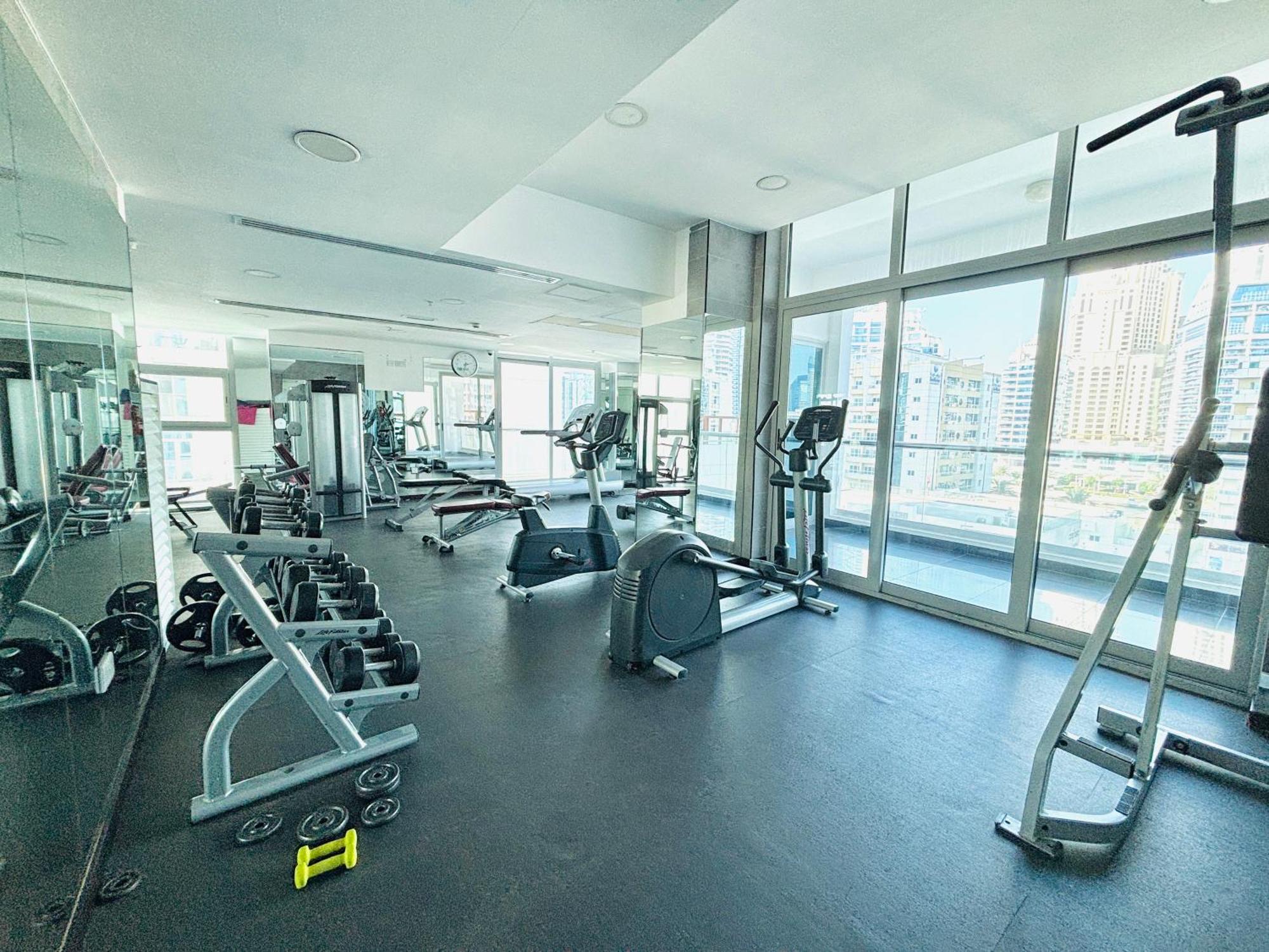 Luxury One Bedroom In Marina * Dubai