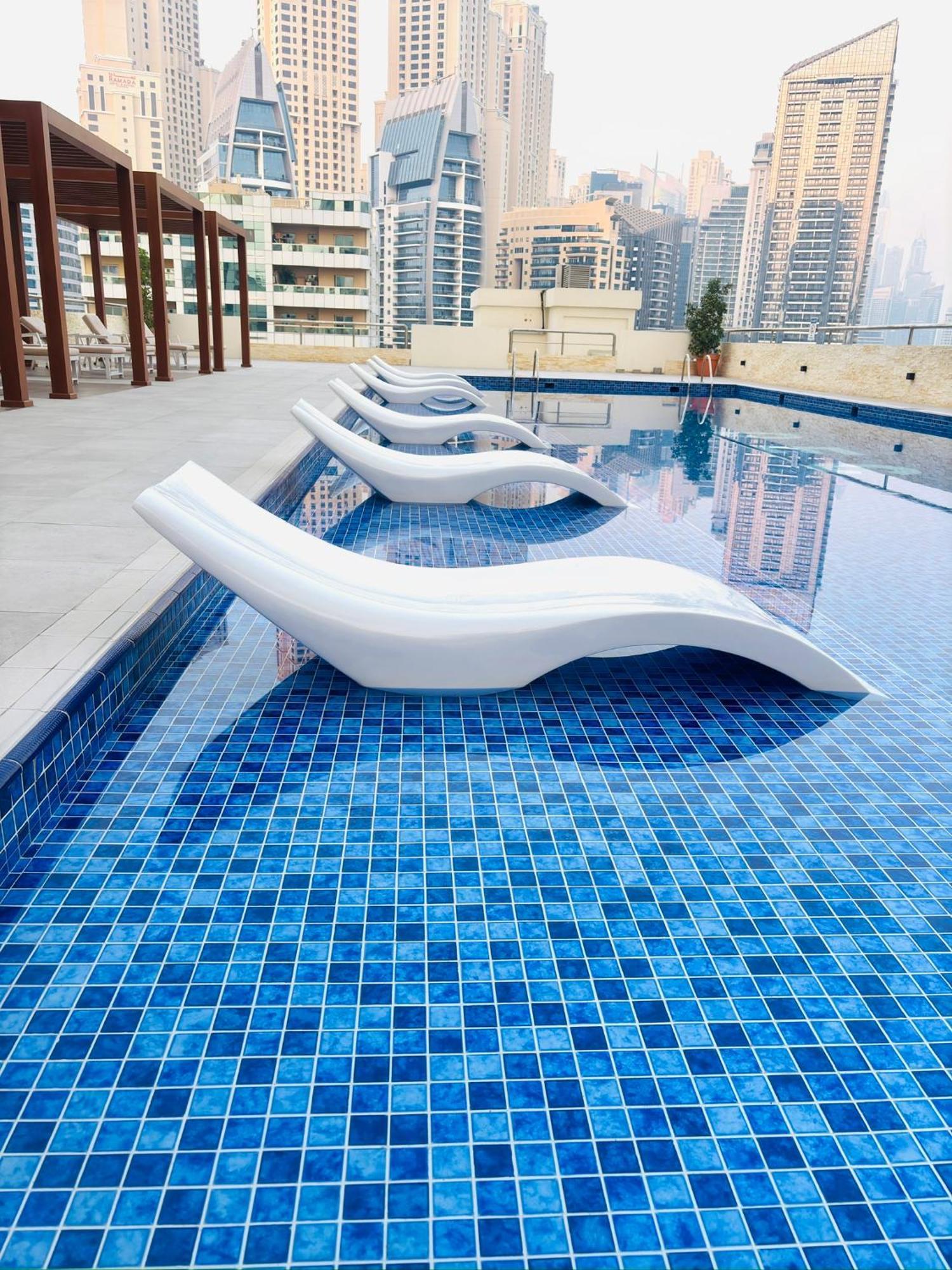 Luxury One Bedroom In Marina Apartment Dubai
