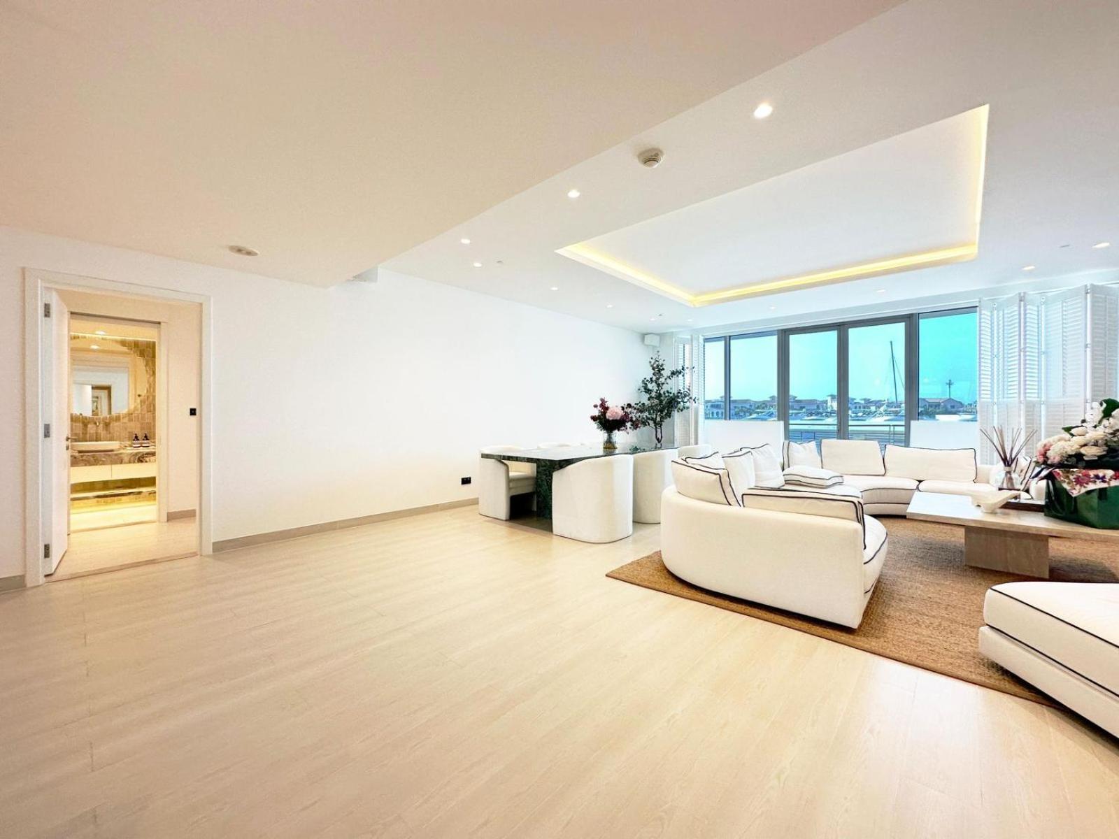 Apartment Luxury Two Bedroom On The Palm