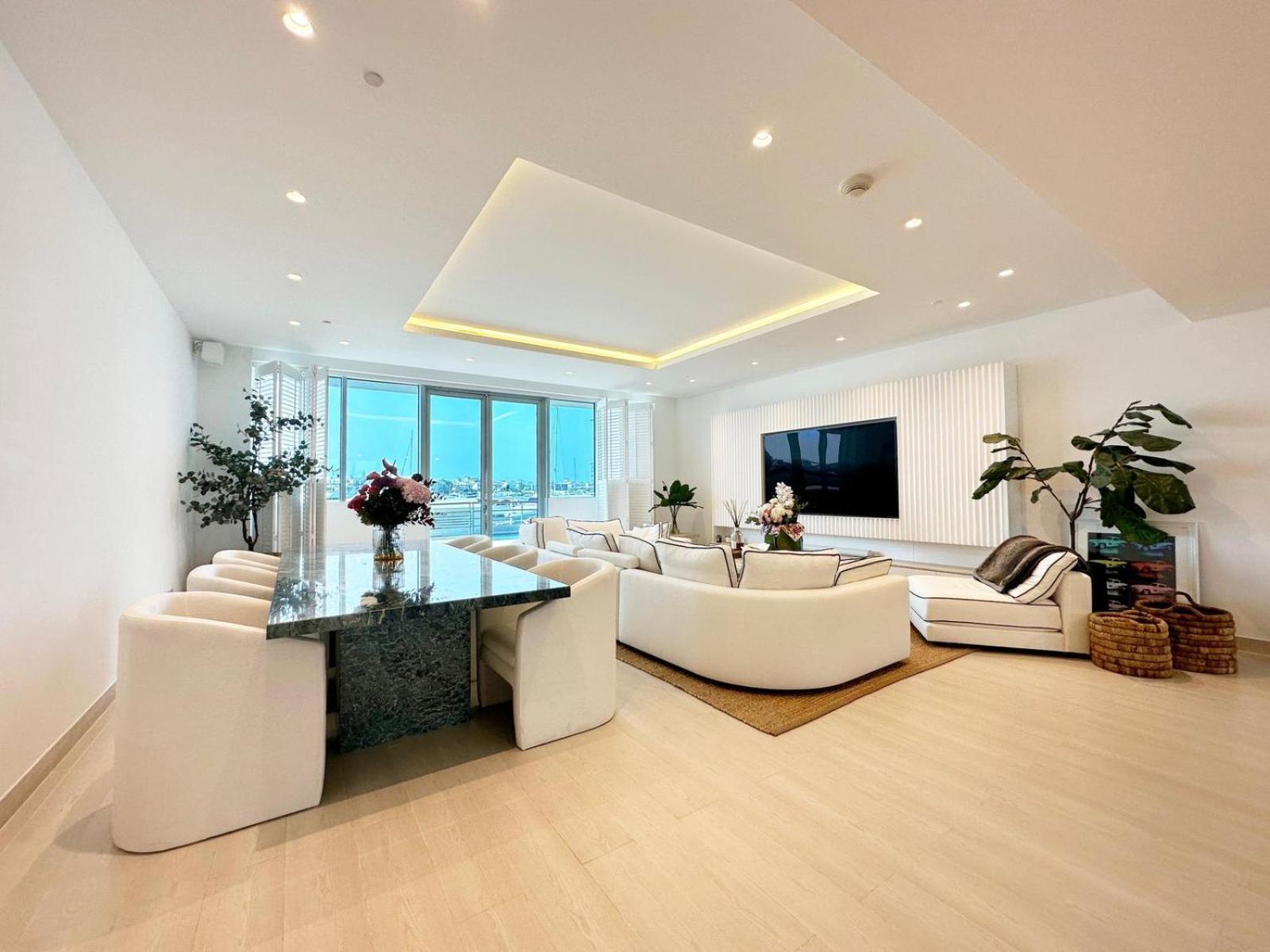 Luxury Two Bedroom On The Palm Apartment Dubai