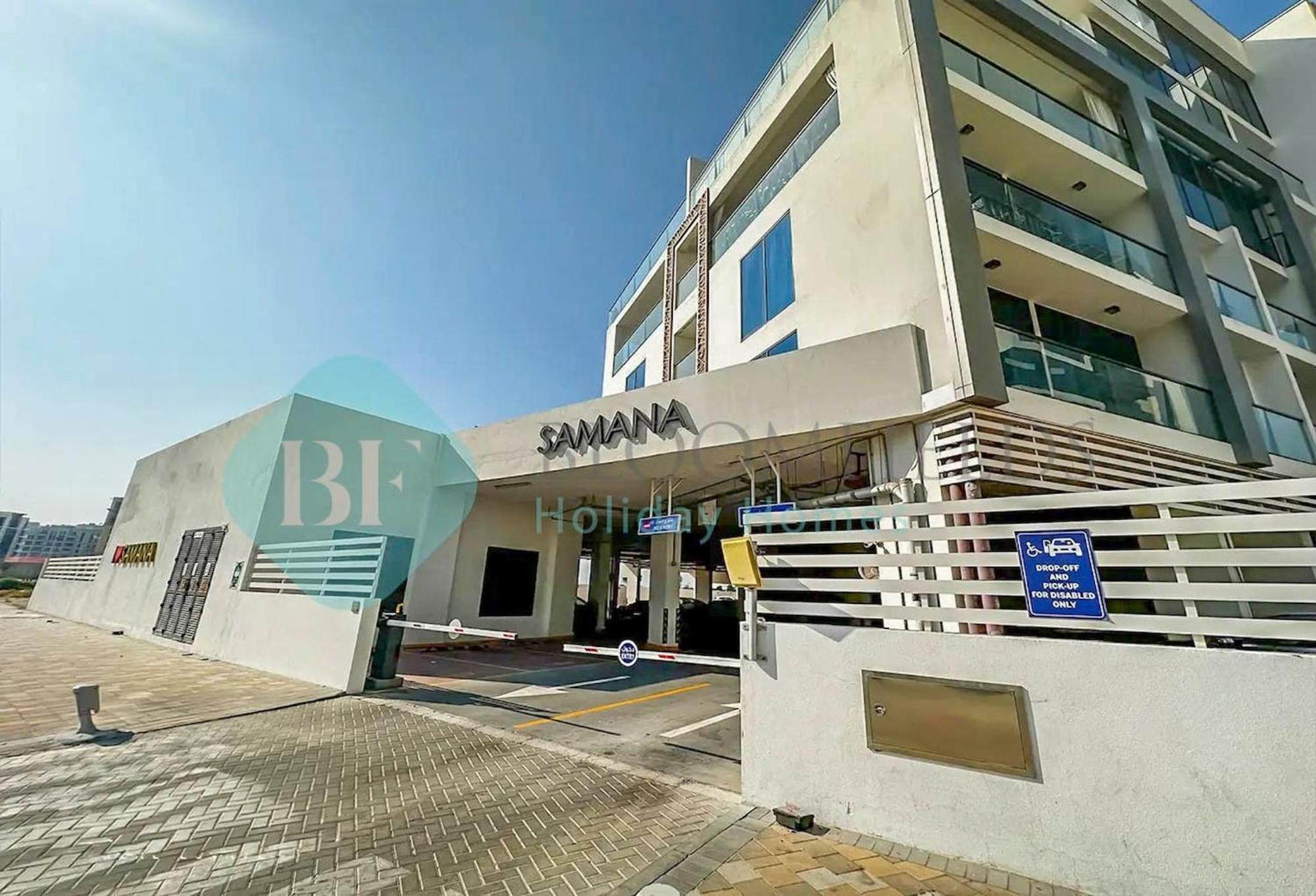 Apartment Bloomfields Luxury Escape In Samana Golf Dubai