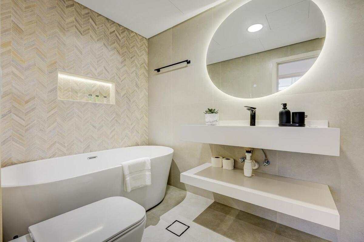 Luxurious 4-bedroom Perfect For Families In Marina Apartment