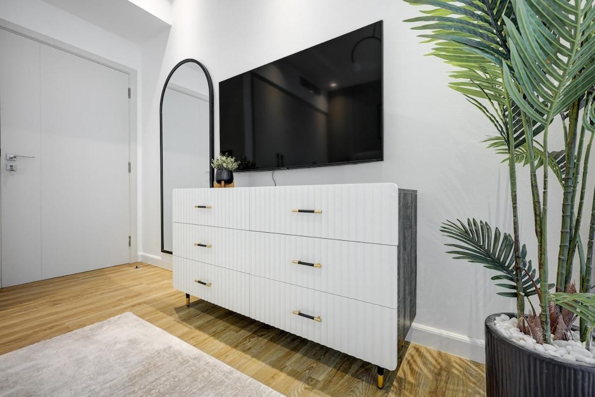 Luxurious 4-bedroom Perfect For Families In Marina Dubai