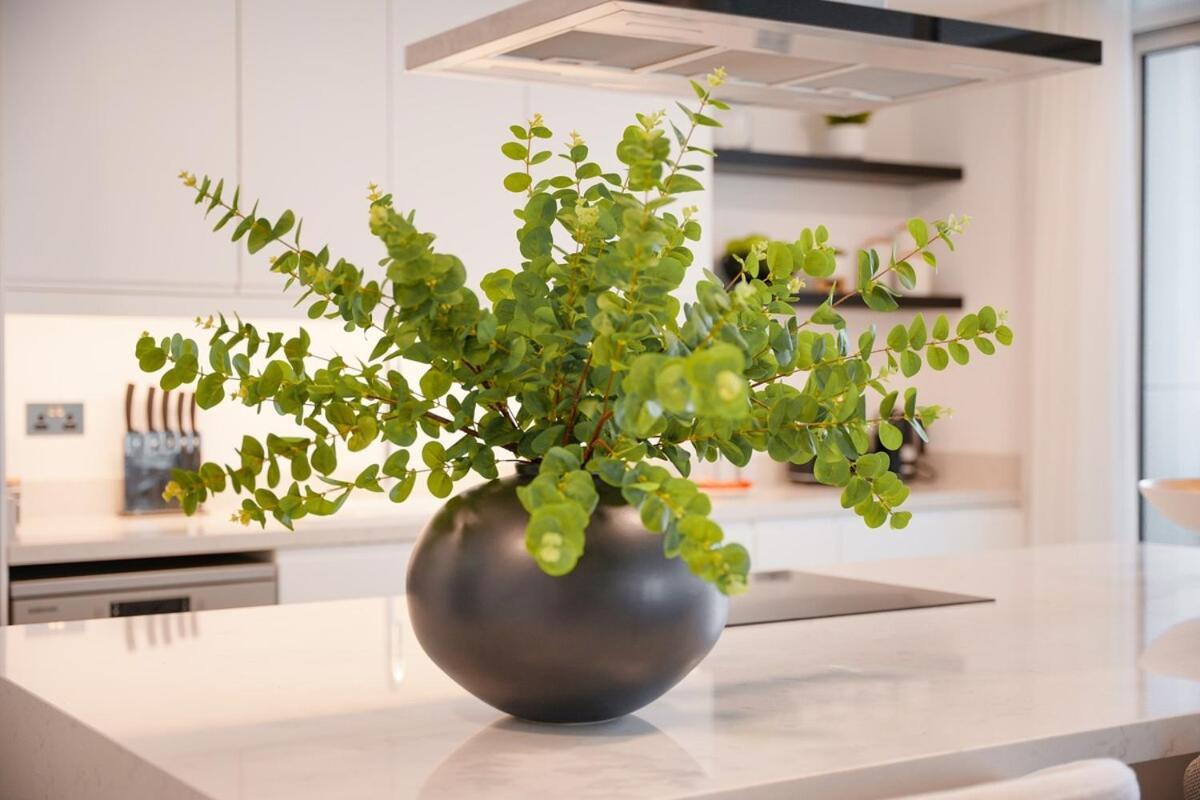 Luxurious 4-bedroom Perfect For Families In Marina Dubai