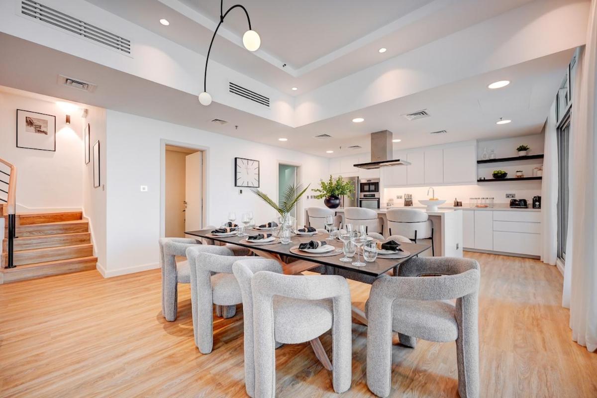 Apartment Luxurious 4-bedroom Perfect For Families In Marina Dubai