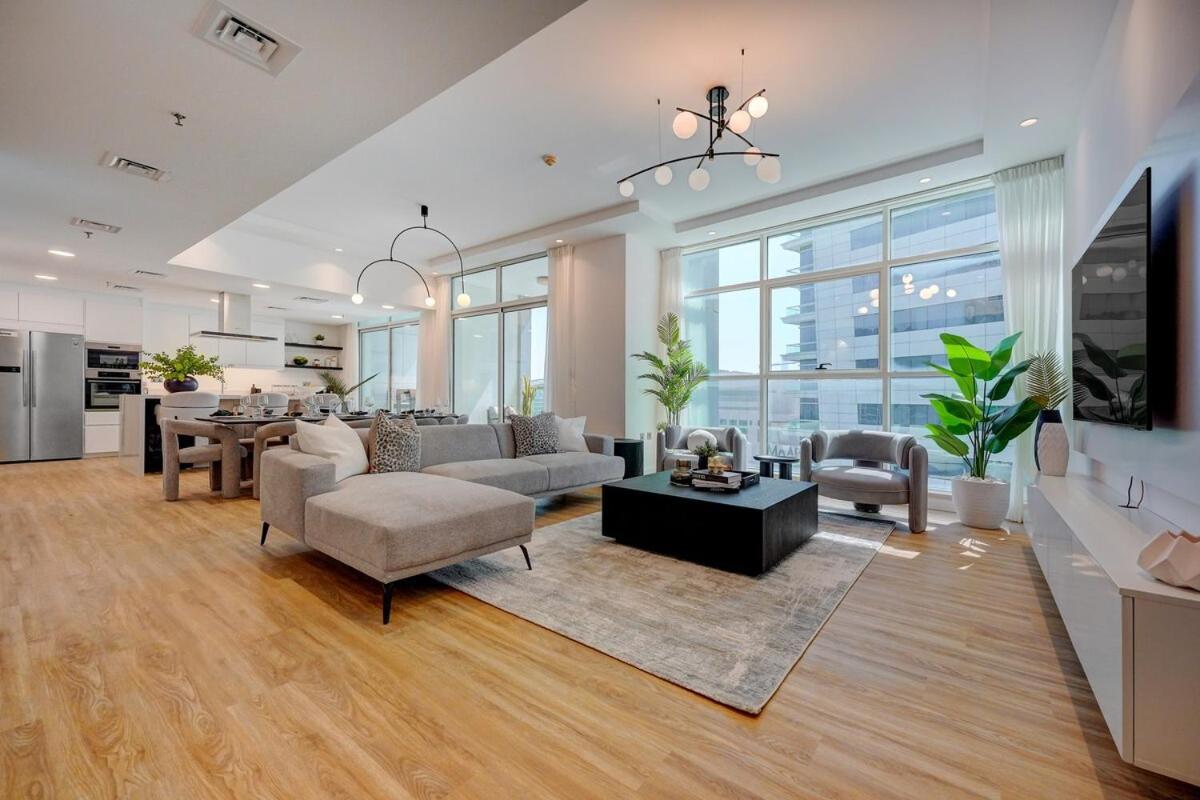 Luxurious 4-bedroom Perfect For Families In Marina Dubai