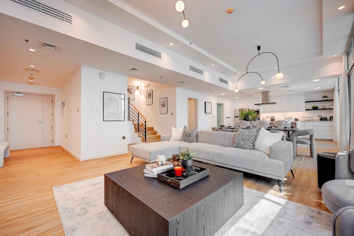 Apartment Luxurious 4-bedroom Perfect For Families In Marina Dubai