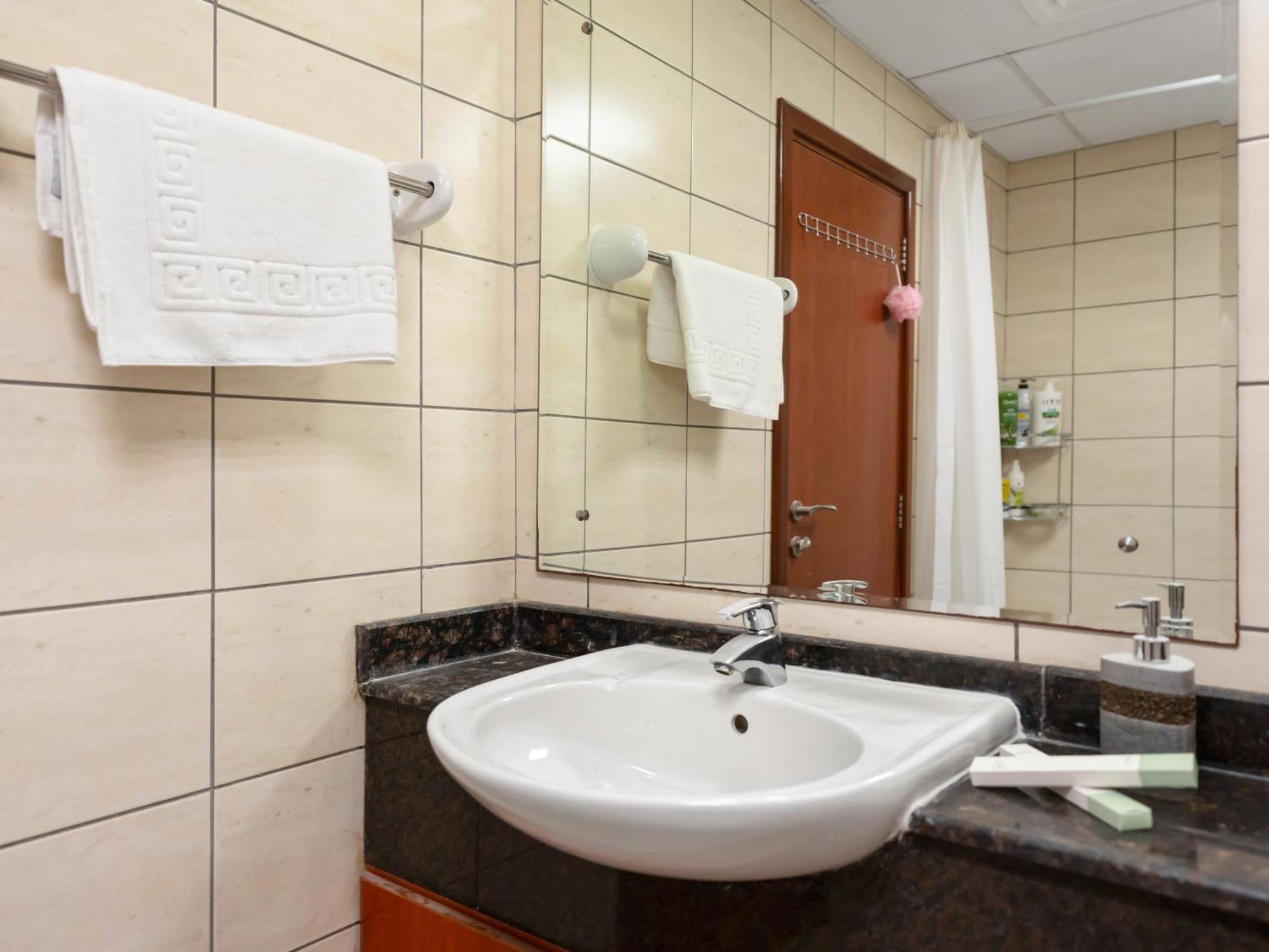 Spacious 3br High Floor Palm View In Marina Apartment Dubai