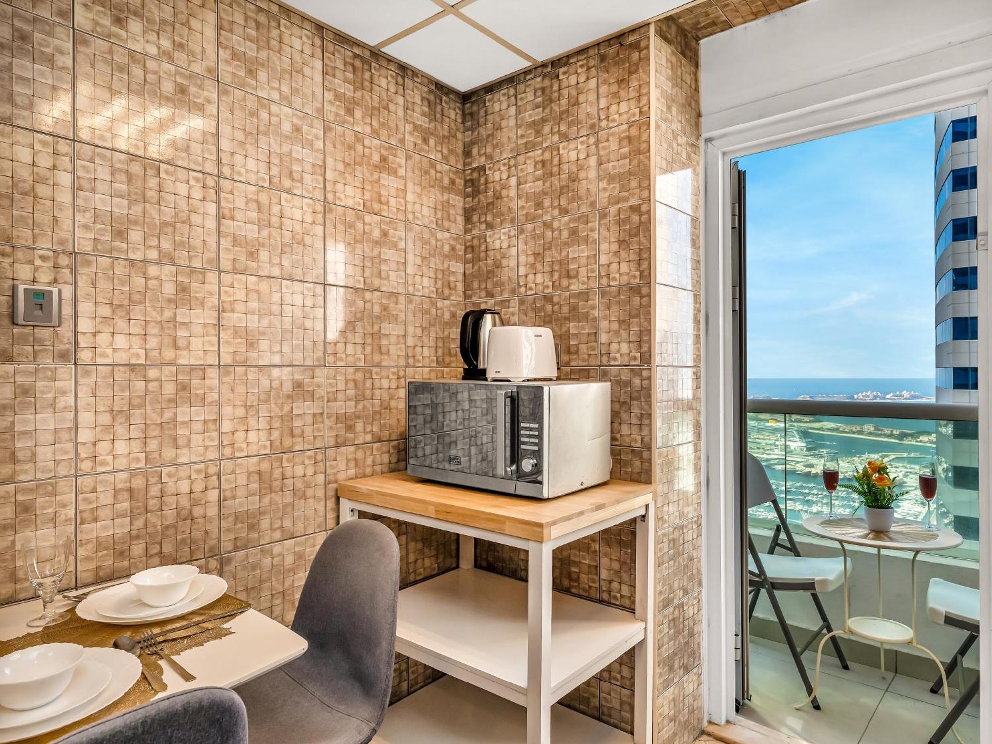 Spacious 3br High Floor Palm View In Marina *