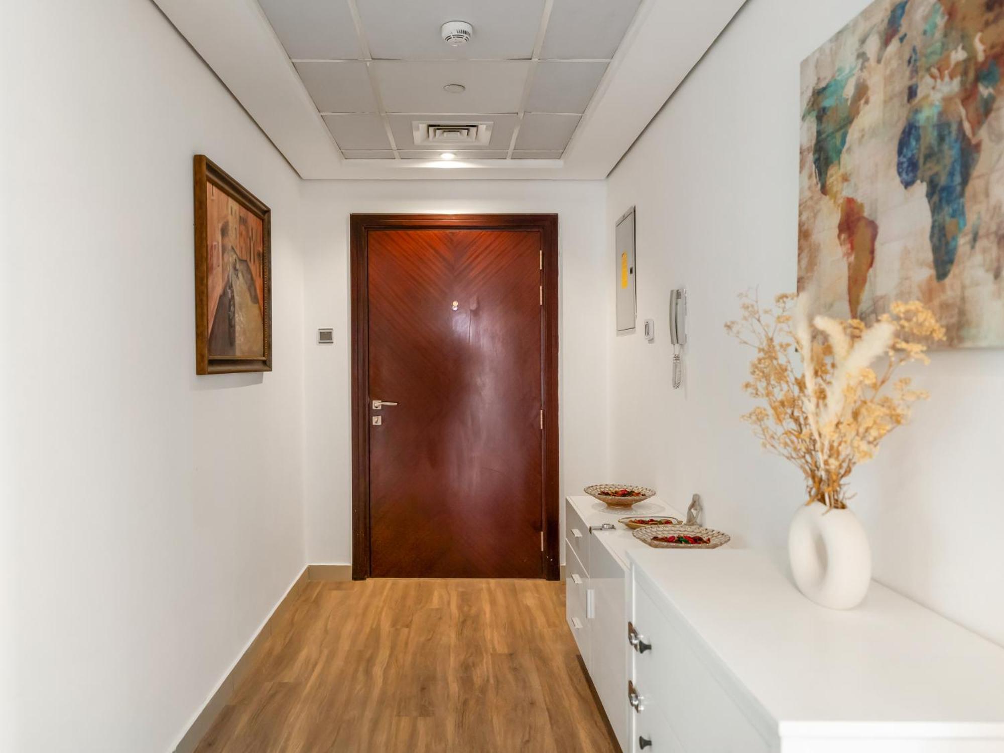 Spacious 3br High Floor Palm View In Marina Apartment *