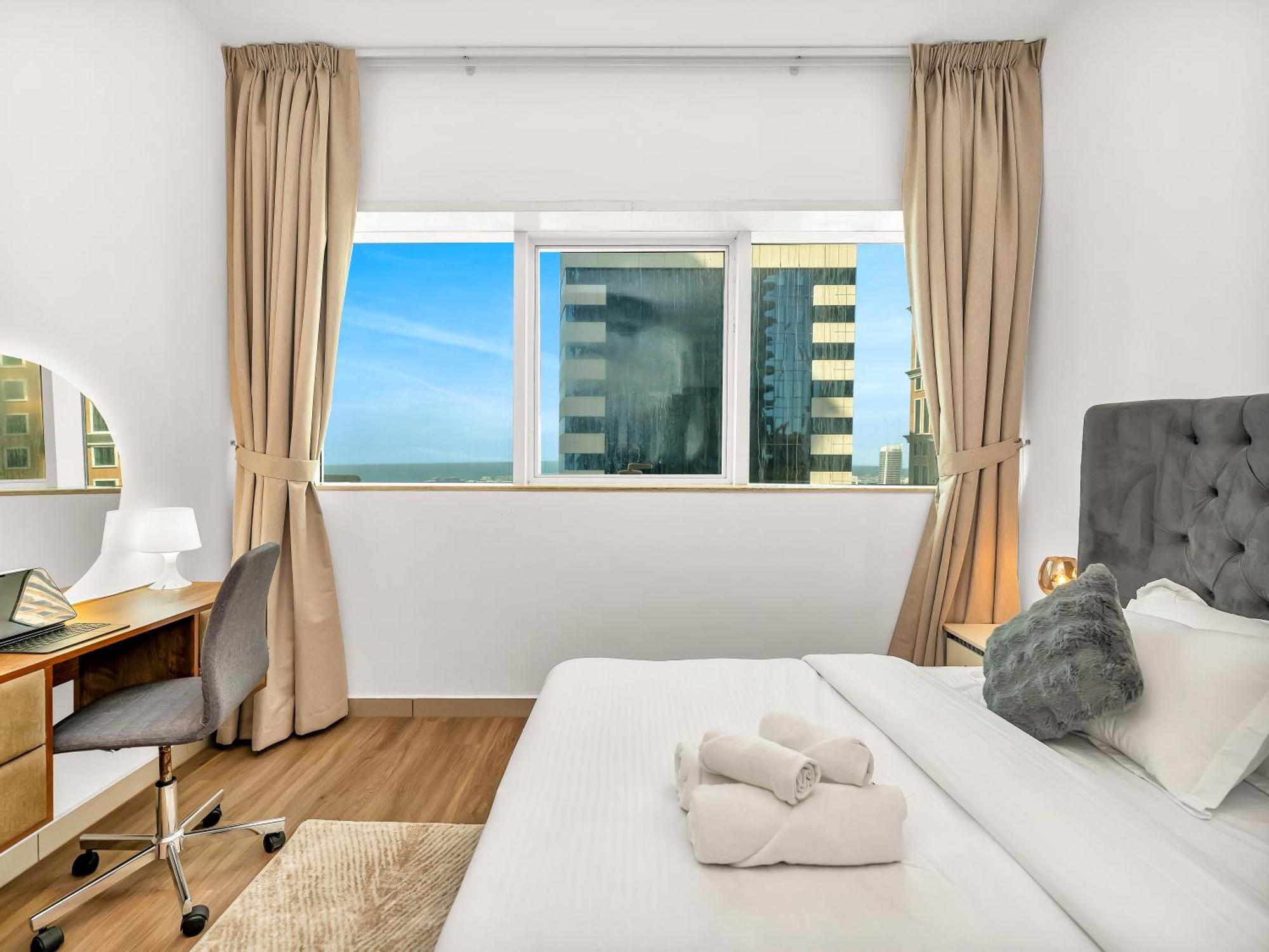 Apartment Spacious 3br High Floor Palm View In Marina *