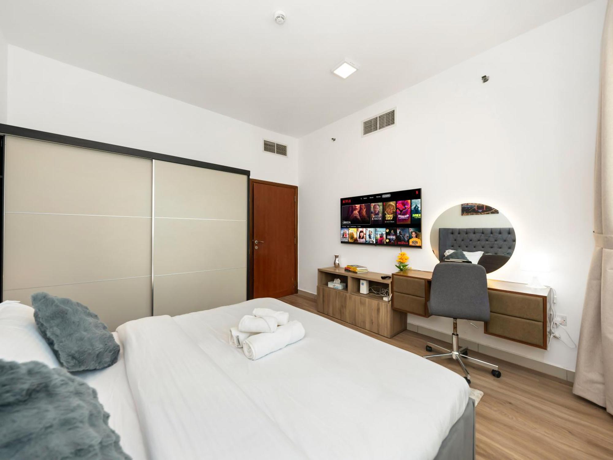 Spacious 3br High Floor Palm View In Marina Dubai