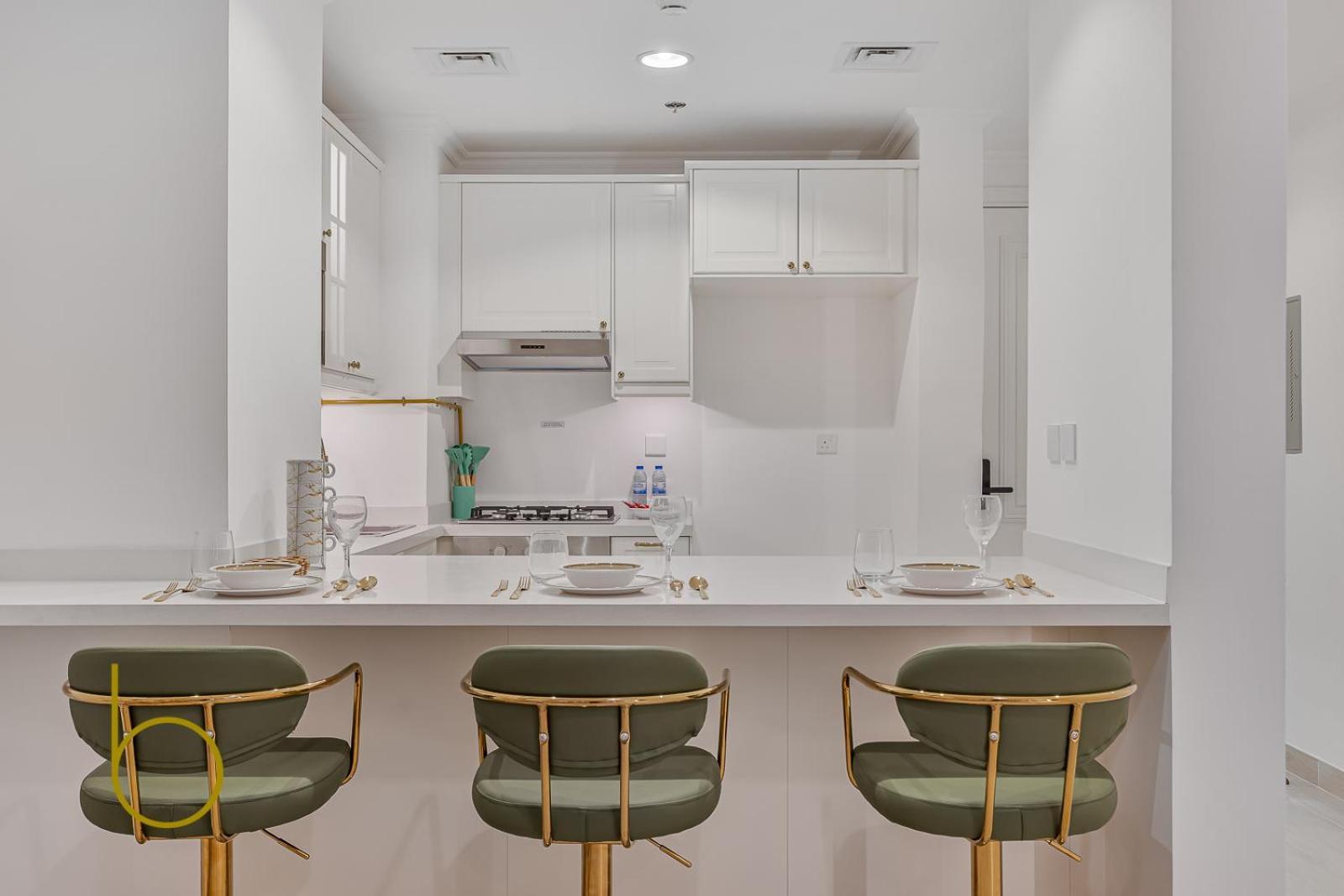 Brand New Beautiful & Huge Centrally Located *