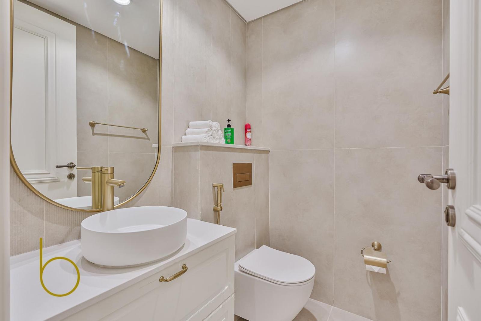 Brand New Beautiful & Huge Centrally Located Apartment