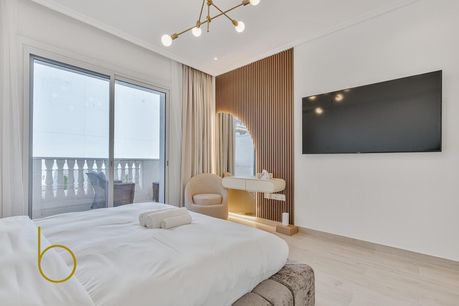 Brand New Beautiful & Huge Centrally Located Apartment *
