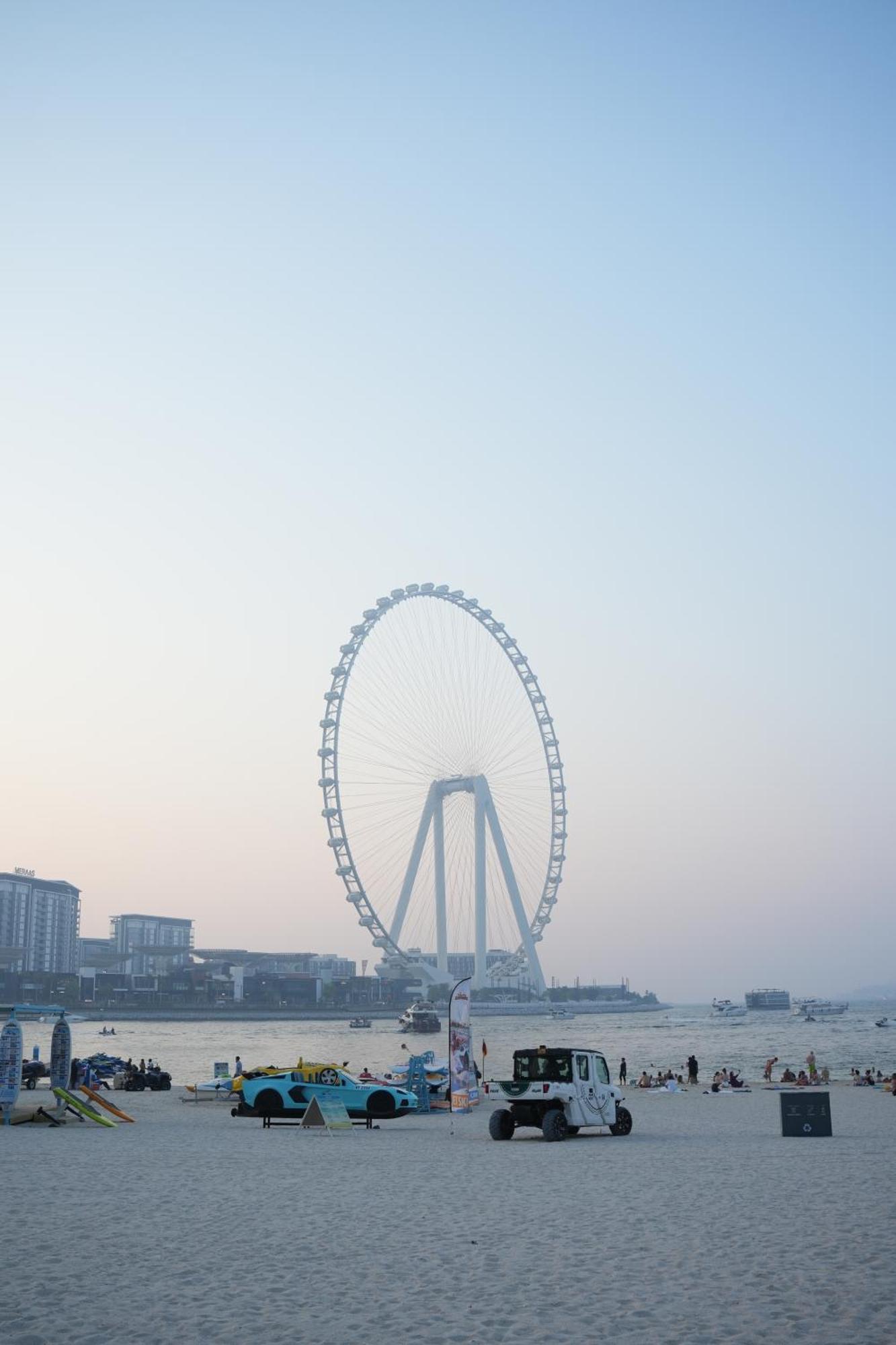 Capsule hotel Yellow Parrot Jbr