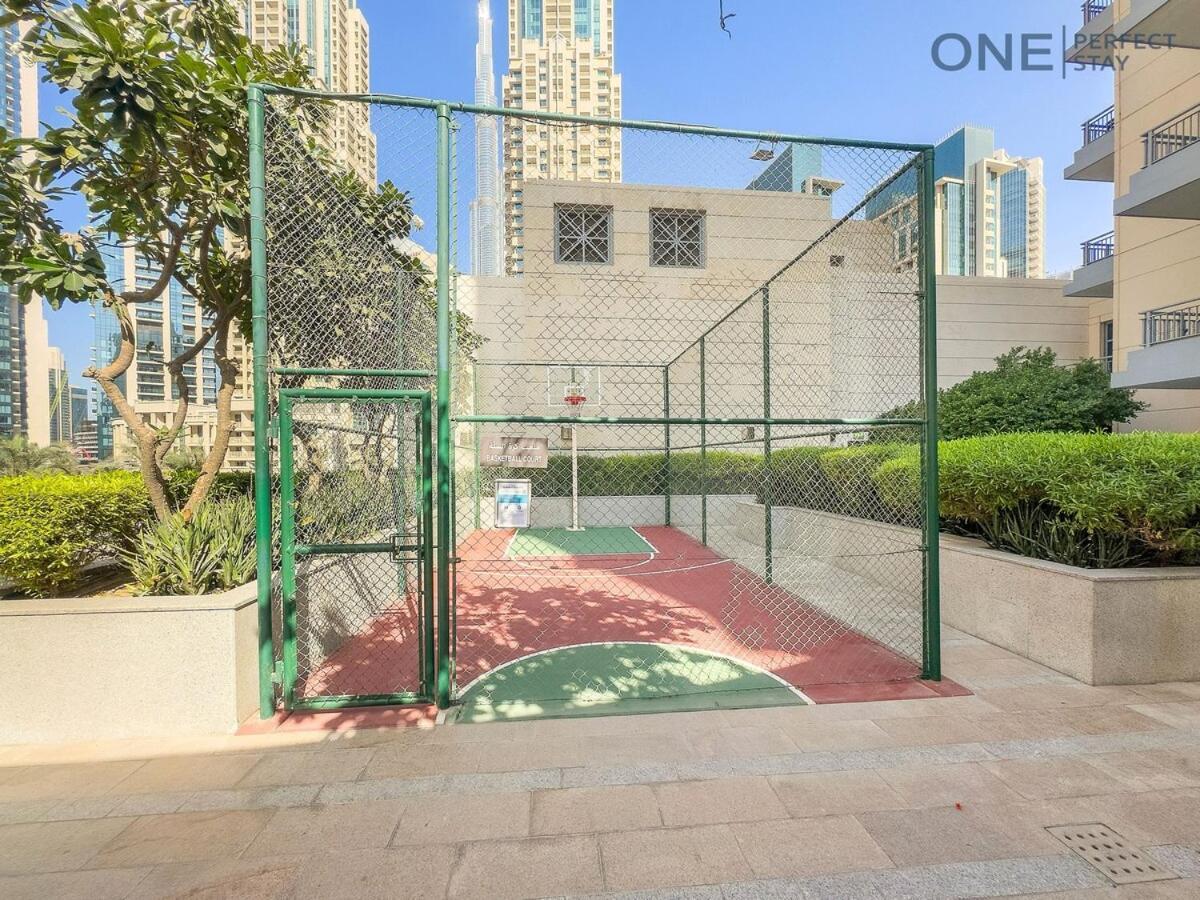 Apartment Stylish 1br With Maid In Downtown With Pool And Gym Dubai