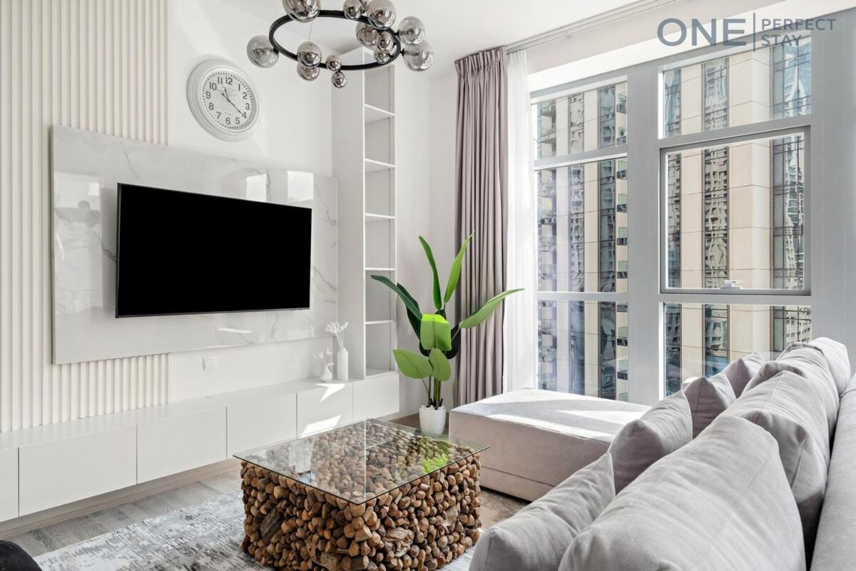 Apartment Stylish 1br With Maid In Downtown With Pool And Gym