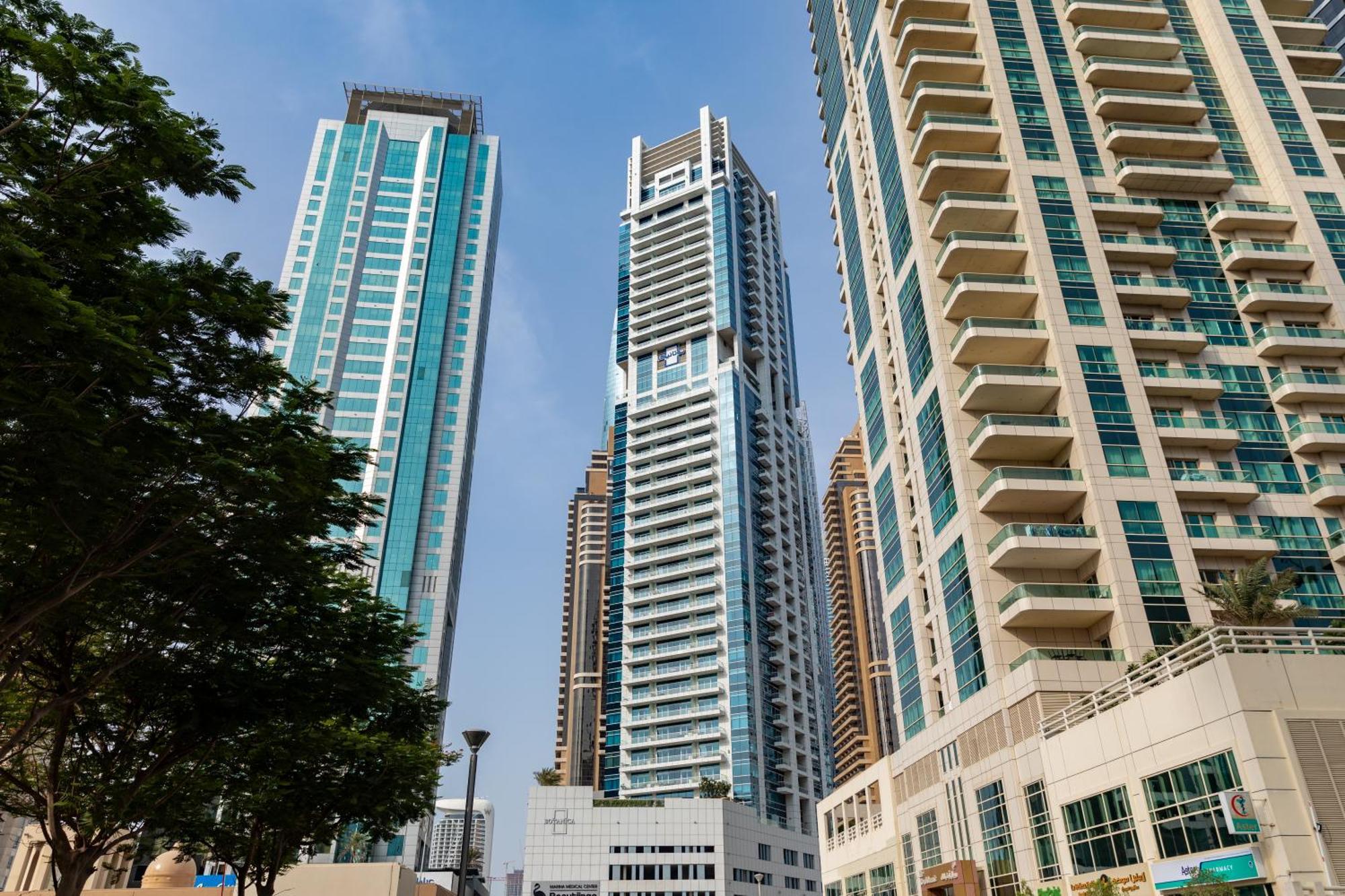 New Renovated Modern 1 Bedroom Marina *