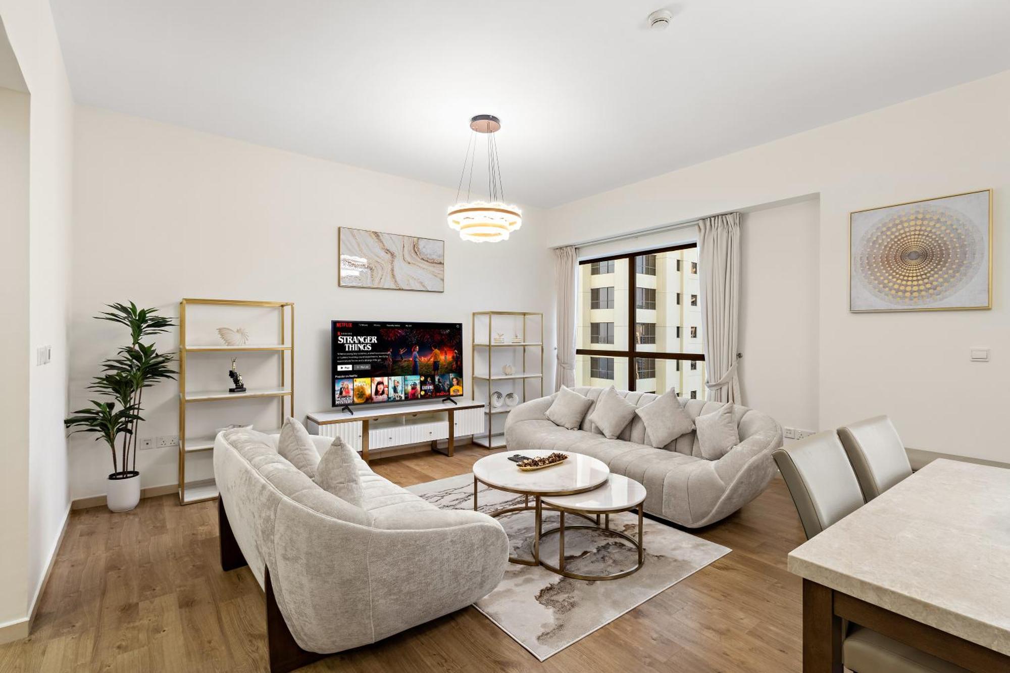 Luxe 2br With Marina View In Jbr And Walk To The Apartment Dubai