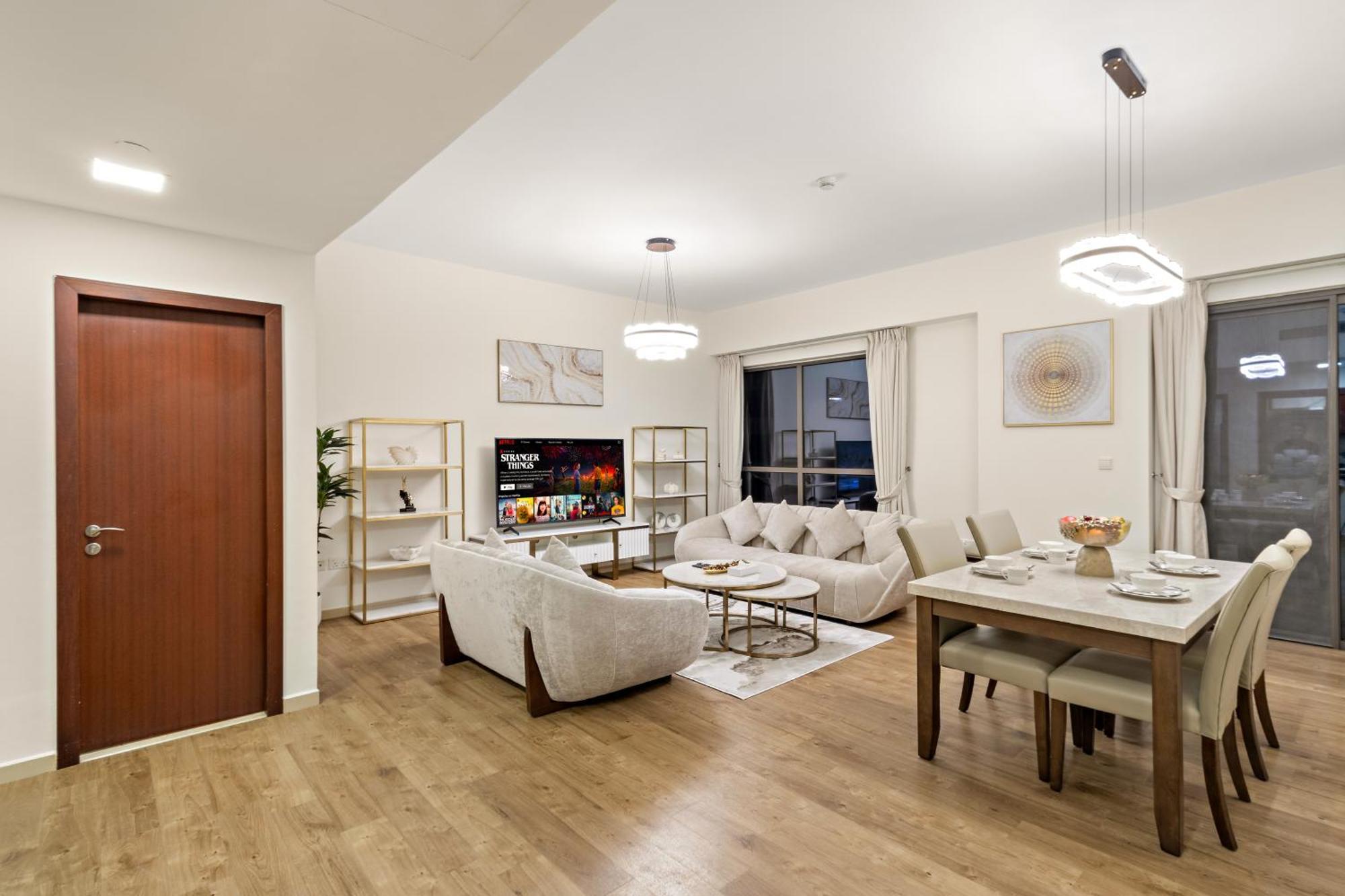 Luxe 2br With Marina View In Jbr And Walk To The Apartment Dubai