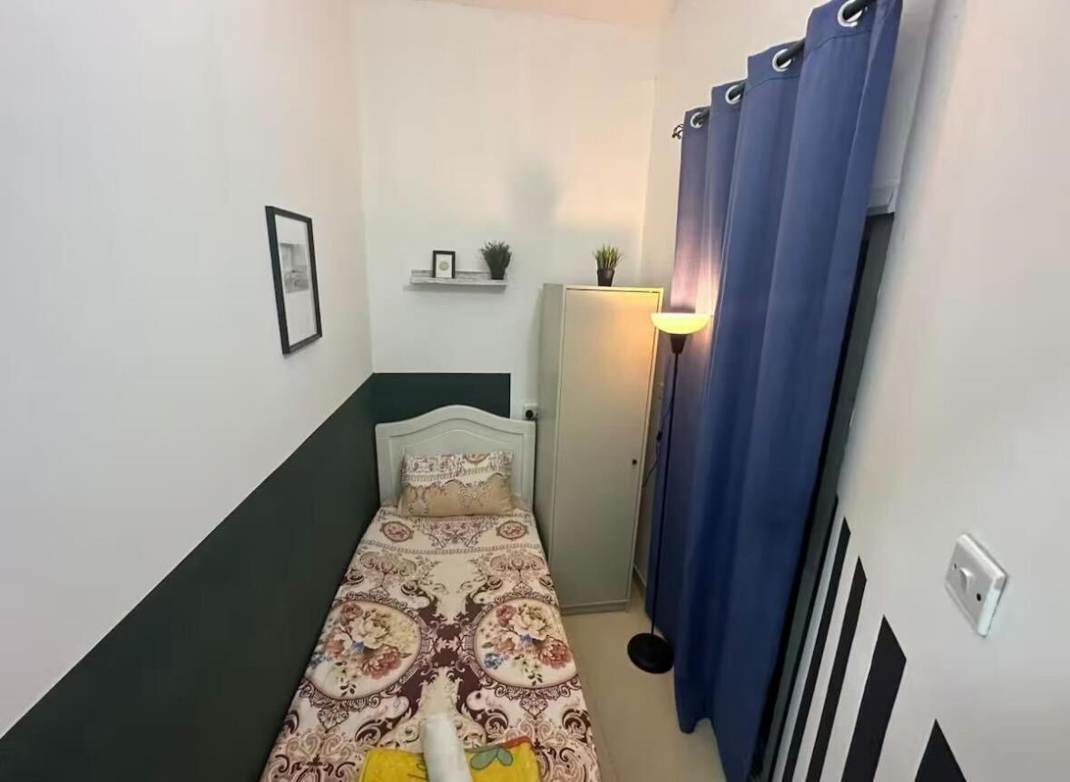 Gateway Partition In Barsha Mashreq Metro Dubai