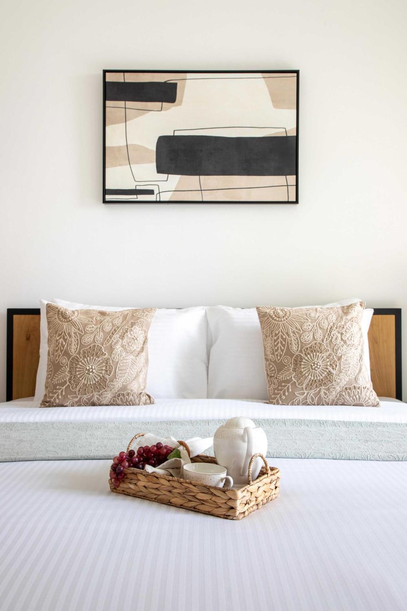 Frank Porter - Marina Park Apartment Dubai