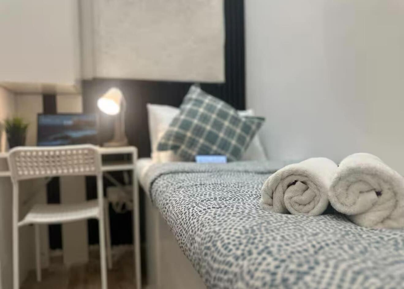 Familiar Partition In Tecom Near Icm Metro Homestay