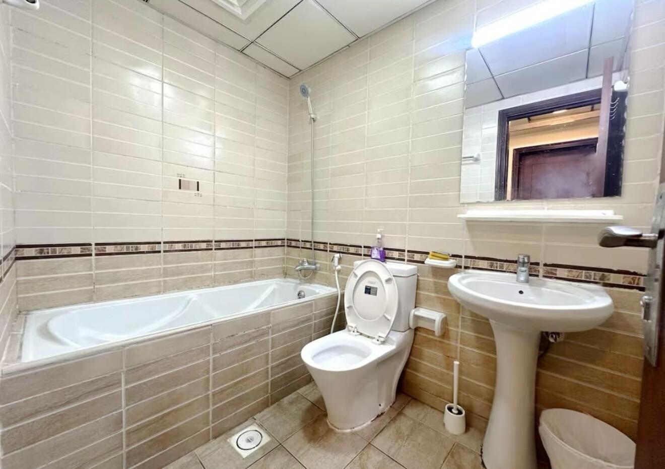 Homestay Familiar Partition In Tecom Near Icm Metro
