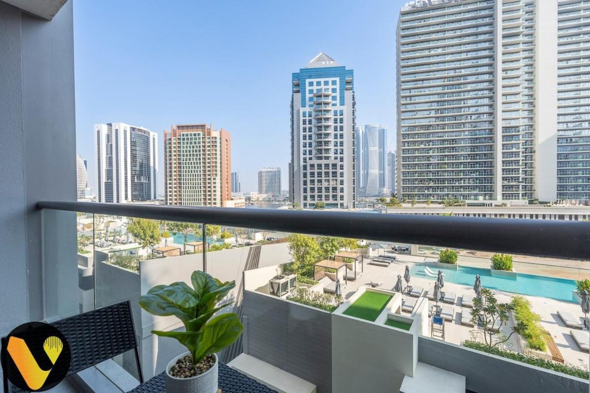 Apartment Vogue The Sterling By Omniyat Pool View With Balcony Near Burj Khalifa And Mall