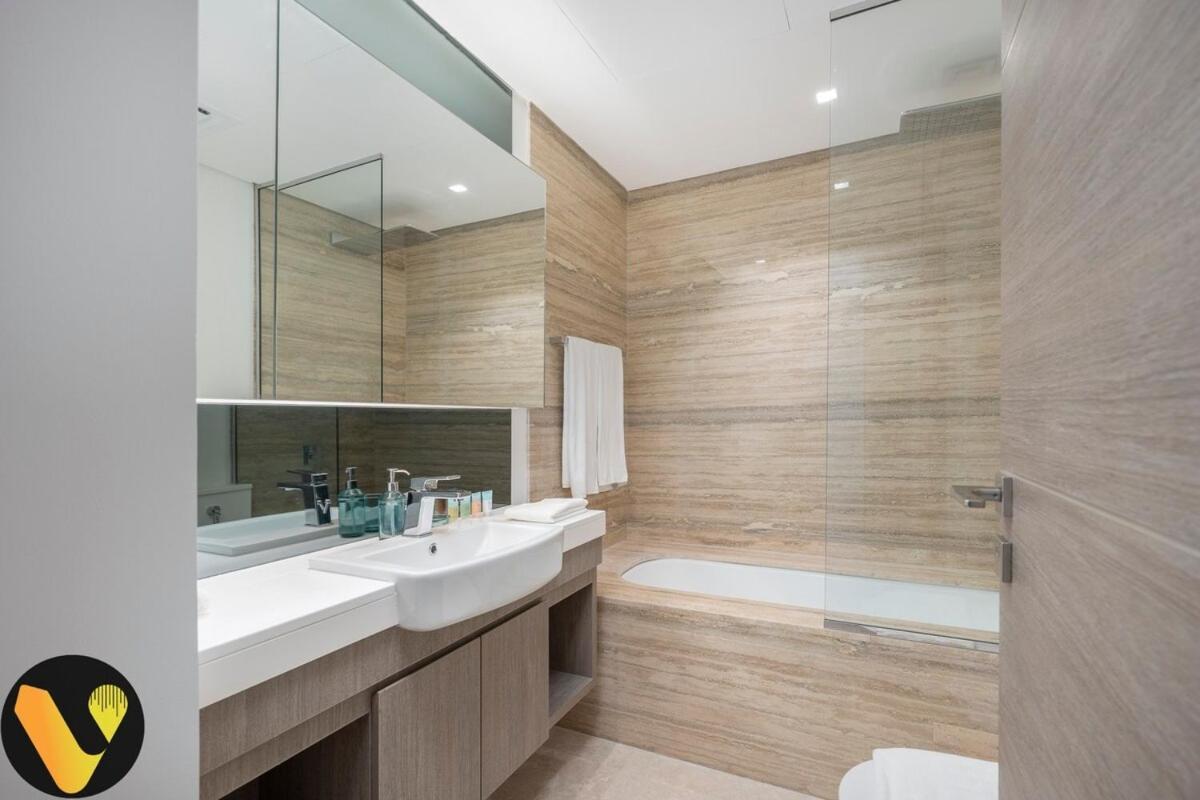 Apartment Vogue The Sterling By Omniyat Pool View With Balcony Near Burj Khalifa And Mall Dubai