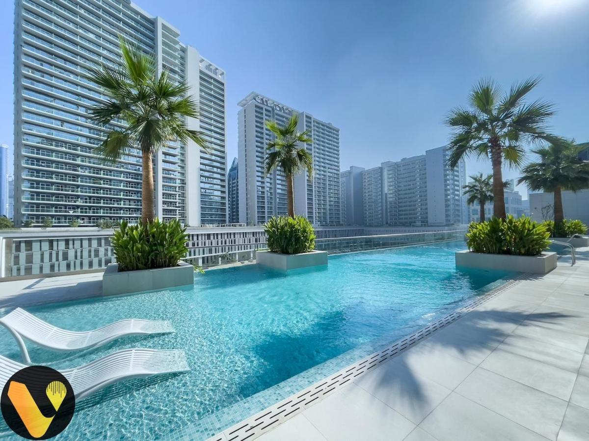 Vogue The Sterling By Omniyat Pool View With Balcony Near Burj Khalifa And Mall Apartment Dubai