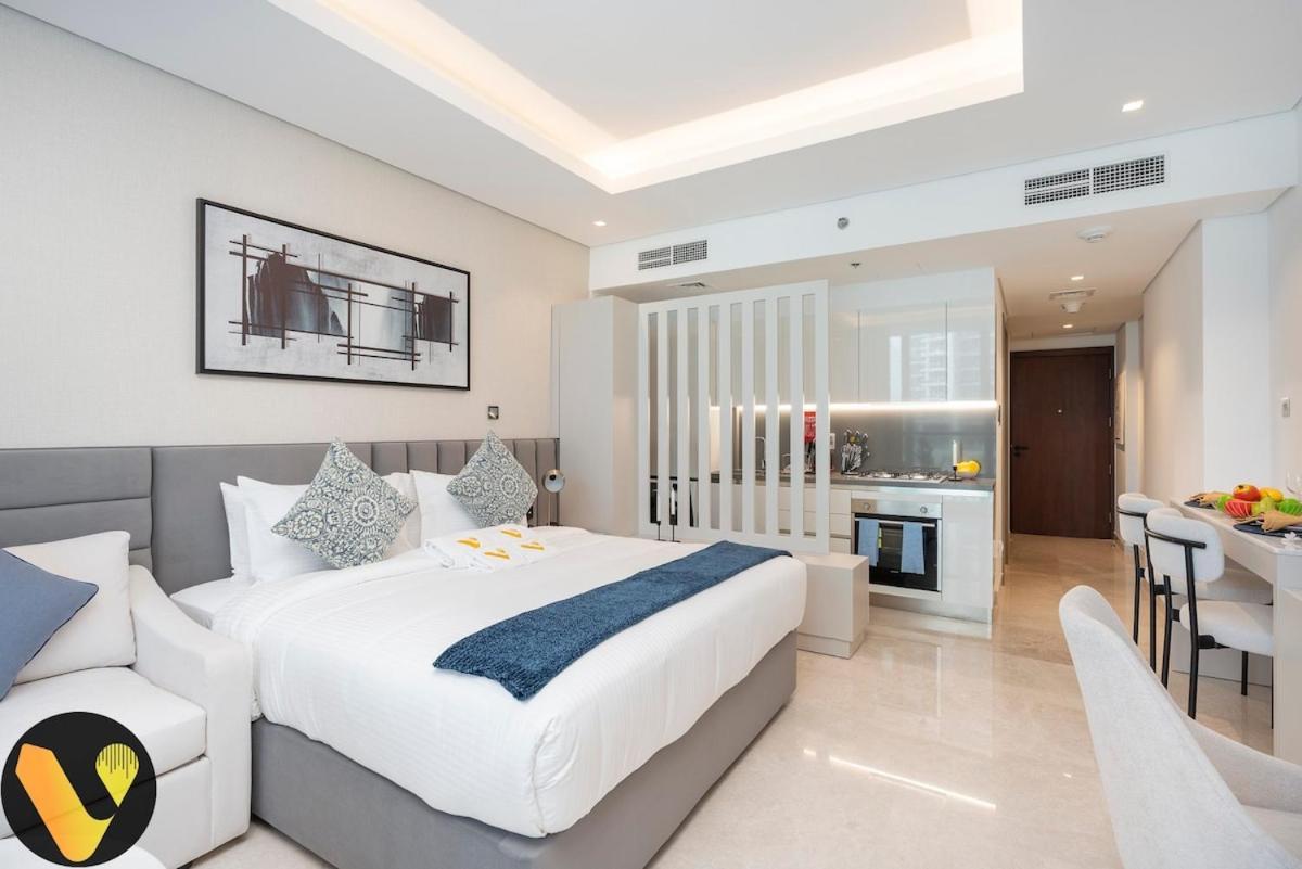 Apartment Vogue The Sterling By Omniyat Pool View With Balcony Near Burj Khalifa And Mall