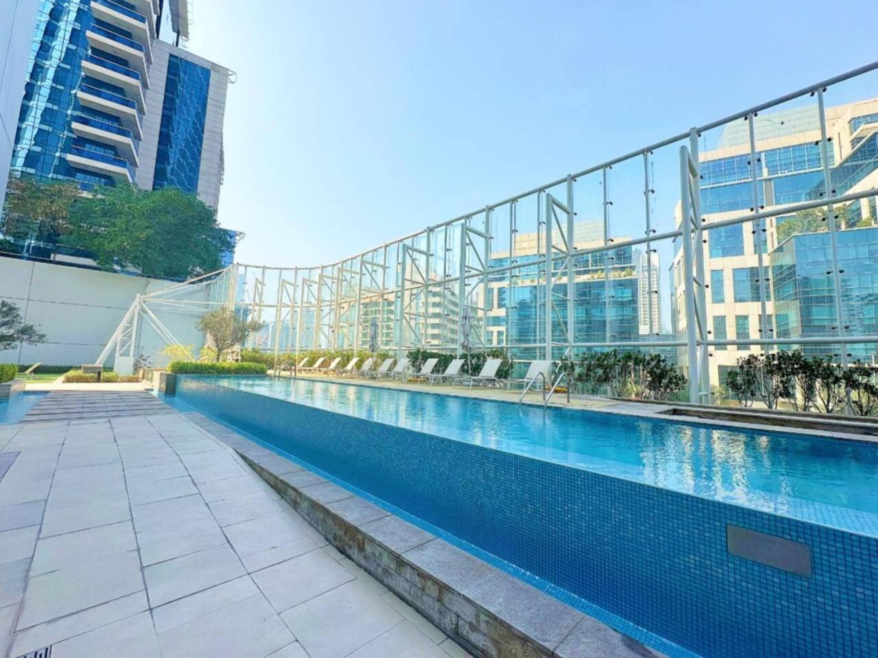 1br With Hall Canal Views At The Pad In Business Bay By Vibel