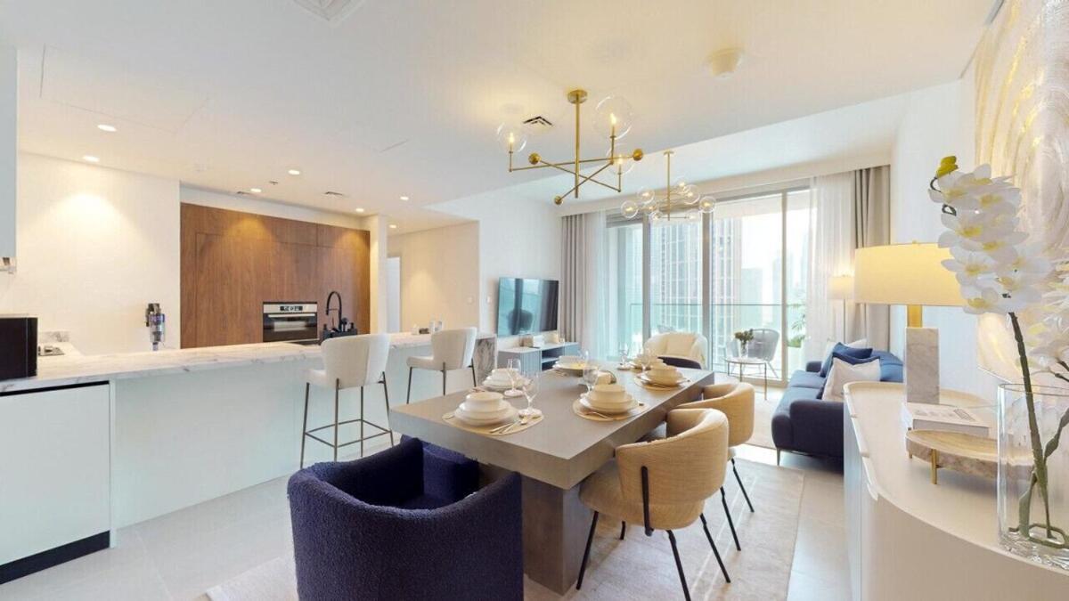 Center Luxury
