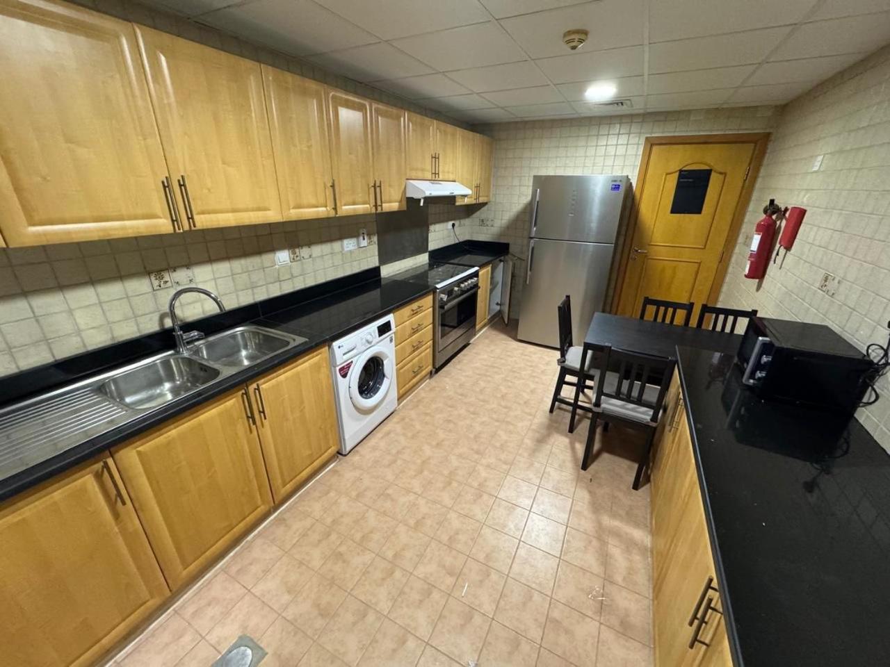 Hostel Backpackers Heaven ! 18 Beds In A 2 Bedroom In Front Of Union Metro Station Diera *