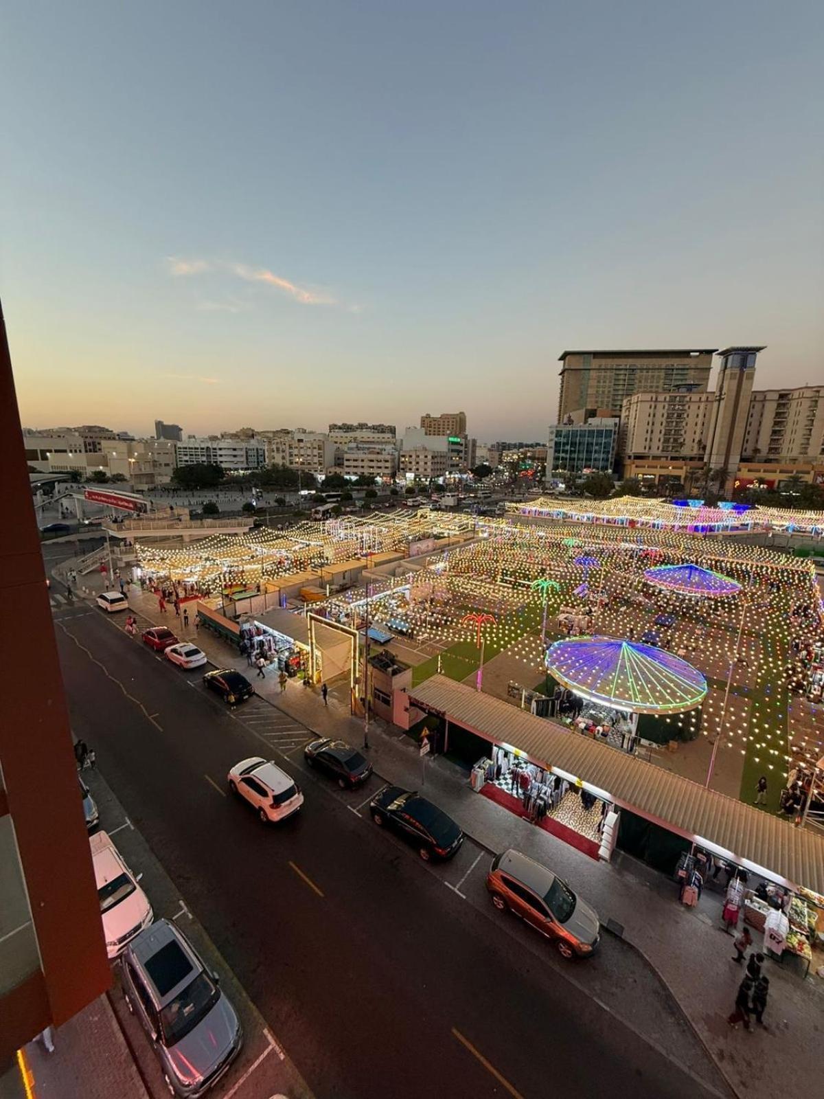 Backpackers Heaven ! 18 Beds In A 2 Bedroom In Front Of Union Metro Station Diera Hostel Dubai