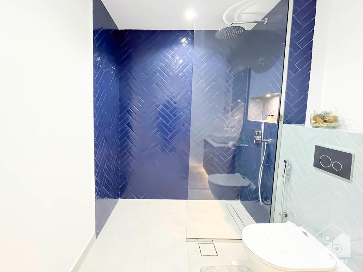 Apartment Spacious 2b With Full Marina Views - Delphine