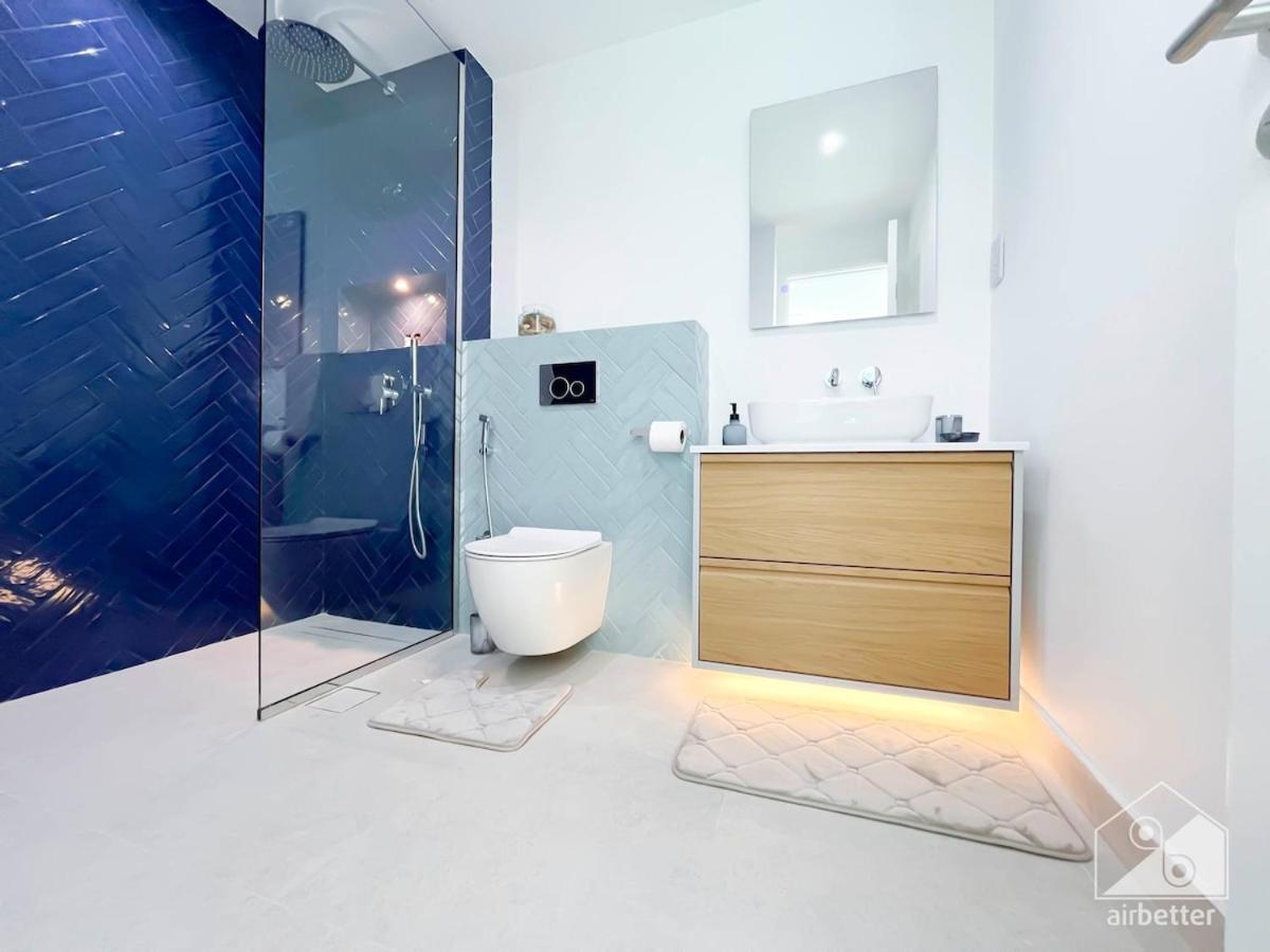 Spacious 2b With Full Marina Views - Delphine *